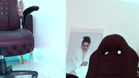 Snapshot of wet_liss chatting on 5, 3, 2025 Diva online show from 5, 3, 2025
