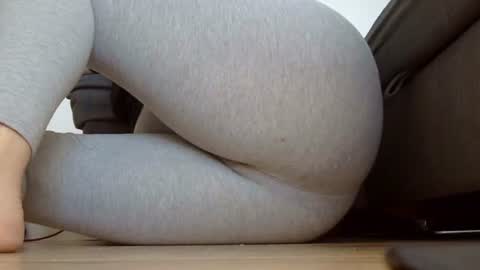 wet_pants2022 online show from 18, 9, 2025