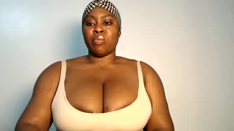 Snapshot of wet_pussyy24 chatting on 28, 9, 2025 lily online show from 28, 9, 2025