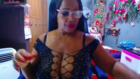 Snapshot of wethotass chatting on 25, 12, 2024 gina online show from 25, 12, 2024