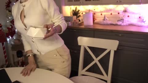 Victoria Maria online show from 29, 12, 2024