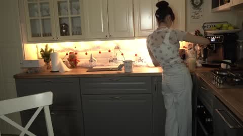 Victoria Maria online show from 31, 12, 2024