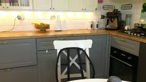 Victoria Maria online show from 25, 4, 2026