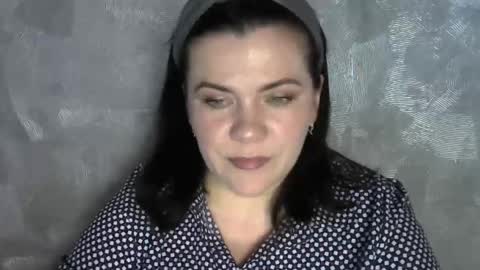 Snapshot of white__queen_ chatting on 5, 6, 2026 white__queen_ online show from 5, 6, 2026
