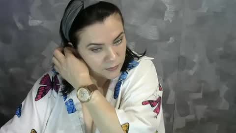 Snapshot of white__queen_ chatting on 21, 7, 2026 white__queen_ online show from 21, 7, 2026