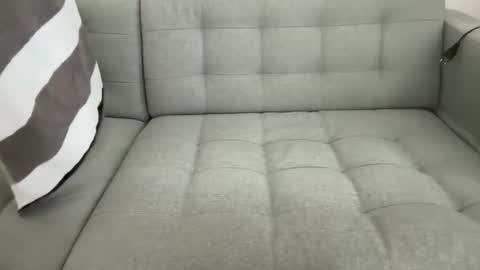 white_bubble online show from 4, 4, 2026