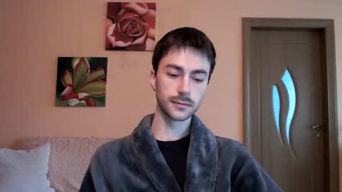 Snapshot of white_sport chatting on 7, 10, 2025 Tom online show from 7, 10, 2025