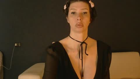 Snapshot of whitequeen888 chatting on 24, 5, 2026 White Queen online show from 24, 5, 2026
