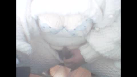 Snapshot of whitesweater chatting on 6, 1, 2025 whitesweater online show from 6, 1, 2025