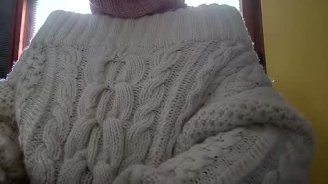 Snapshot of whitesweater chatting on 28, 1, 2025 whitesweater online show from 28, 1, 2025