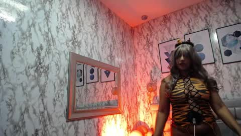 Whitney  online show from 29, 3, 2026