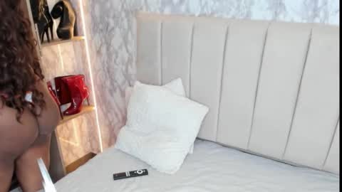 whitneyyfox online show from 2, 11, 2025