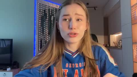 Alisa online show from 4, 1, 2025