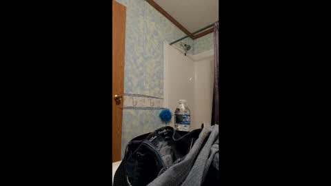 whore4u2useandabuse online show from 27, 3, 2026