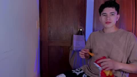 whos_he online show from 21, 12, 2025