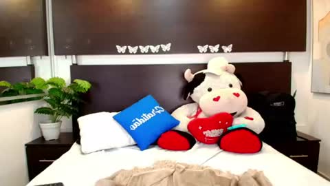 Snapshot of wife_mature chatting on 3, 7, 2026 sussy online show from 3, 7, 2026