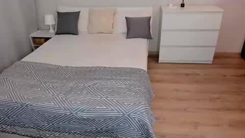 Snapshot of wifealone_x chatting on 2, 3, 2025 Eva online show from 2, 3, 2025