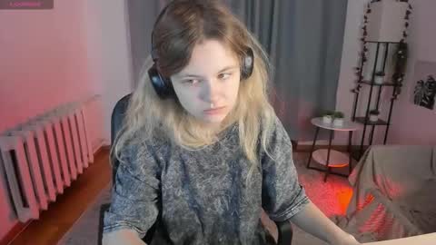 Mila 3 online show from 4, 12, 2025