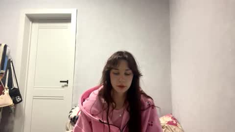 Snapshot of wildpeachh chatting on 17, 10, 2025 wildpeachh online show from 17, 10, 2025