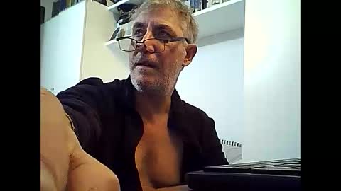 Snapshot of willfire71 chatting on 18, 12, 2024 Willfire71 online show from 18, 12, 2024