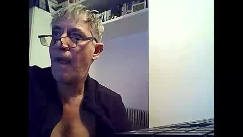 Snapshot of willfire71 chatting on 25, 12, 2024 Willfire71 online show from 25, 12, 2024