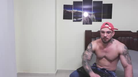 Snapshot of willhottwil1 chatting on 8, 3, 2025 BISEXUAL guys playing a little FOLLOW online show from 8, 3, 2025