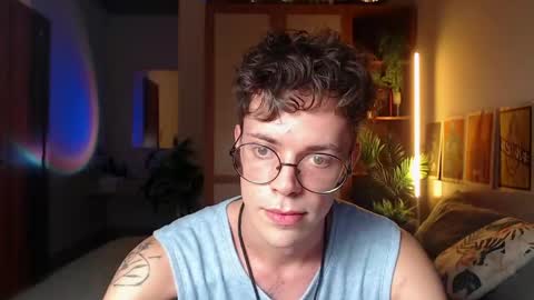 Snapshot of william_henry_a chatting on 13, 5, 2026 William online show from 13, 5, 2026