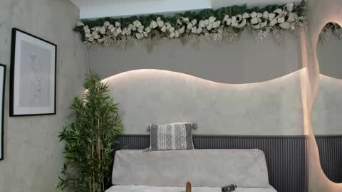 Ms Willow online show from 27, 12, 2024