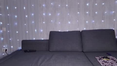 wineandboobs online show from 28, 2, 2025