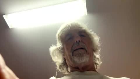 Snapshot of winedog2020 chatting on 3, 5, 2026 Gundja Man online show from 3, 5, 2026