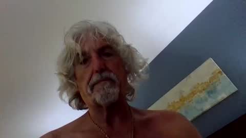 Snapshot of winedog2020 chatting on 8, 5, 2026 Gundja Man online show from 8, 5, 2026