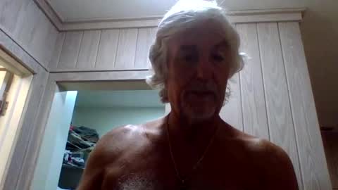 Snapshot of winedog2020 chatting on 31, 7, 2026 Gundja Man online show from 31, 7, 2026