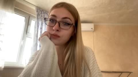 Snapshot of winnifredtrudillo chatting on 16, 9, 2025 Kris online show from 16, 9, 2025