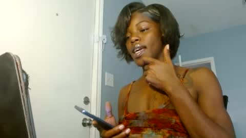 Snapshot of wishhwashy22 chatting on 4, 12, 2024 Chanel online show from 4, 12, 2024