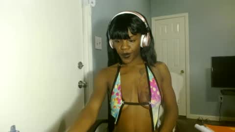 Snapshot of wishhwashy22 chatting on 20, 2, 2025 Chanel online show from 20, 2, 2025
