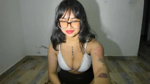 witch_3333 online show from 17, 6, 2026