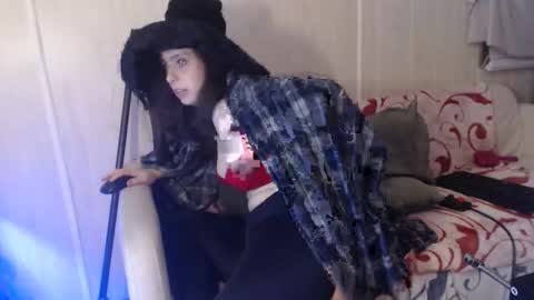 Snapshot of witchbitchmommy chatting on 6, 3, 2025 witchbitchmommy online show from 6, 3, 2025