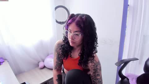 Snapshot of witchofhearts chatting on 30, 1, 2025 Luna Violeta A r t i s t online show from 30, 1, 2025