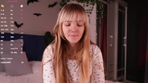 Hollis online show from 13, 11, 2025