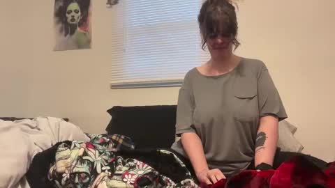 Moth online show from 17, 2, 2025