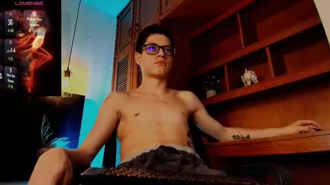  W O L F  online show from 4, 10, 2025