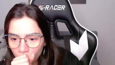 Alex online show from 6, 4, 2026