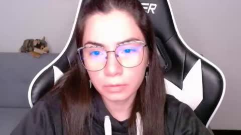 Alex online show from 8, 4, 2026