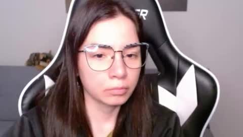 Alex online show from 10, 4, 2026