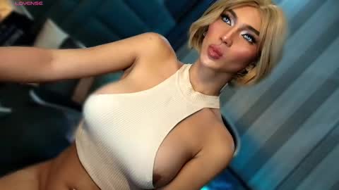 Snapshot of womanofyourdesire_ts chatting on 10, 2, 2026 Julia online show from 10, 2, 2026