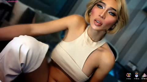 Snapshot of womanofyourdesire_ts chatting on 1, 3, 2026 Julia online show from 1, 3, 2026