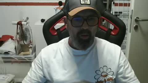 Snapshot of womenizzeer chatting on 5, 12, 2024 Adam online show from 5, 12, 2024