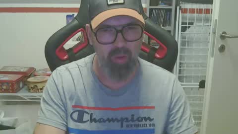 Snapshot of womenizzeer chatting on 11, 12, 2024 Adam online show from 11, 12, 2024