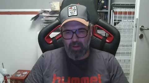 Snapshot of womenizzeer chatting on 18, 2, 2025 Adam online show from 18, 2, 2025