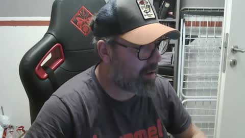 Snapshot of womenizzeer chatting on 21, 2, 2025 Adam online show from 21, 2, 2025